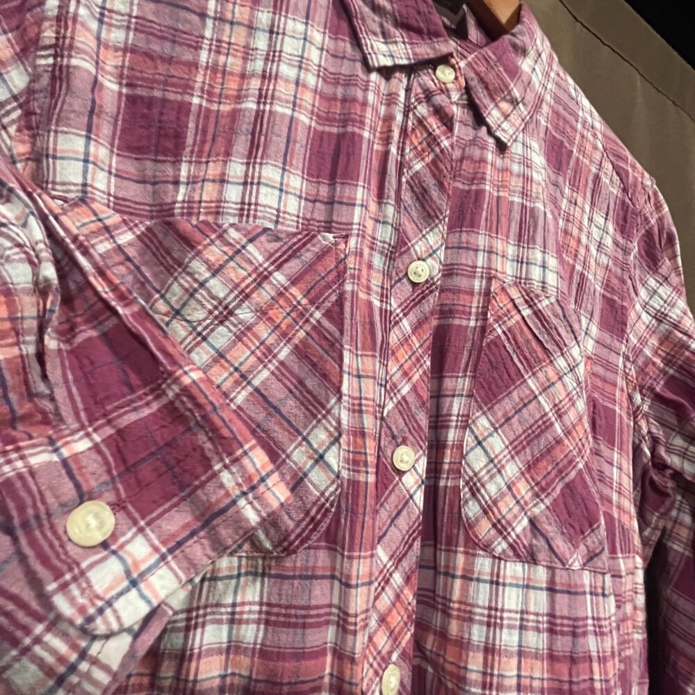 Women's Medium Eddie Bauer Classic Fit Berry Plaid Lightweight Shirt w/Pockets - Picture 8 of 16
